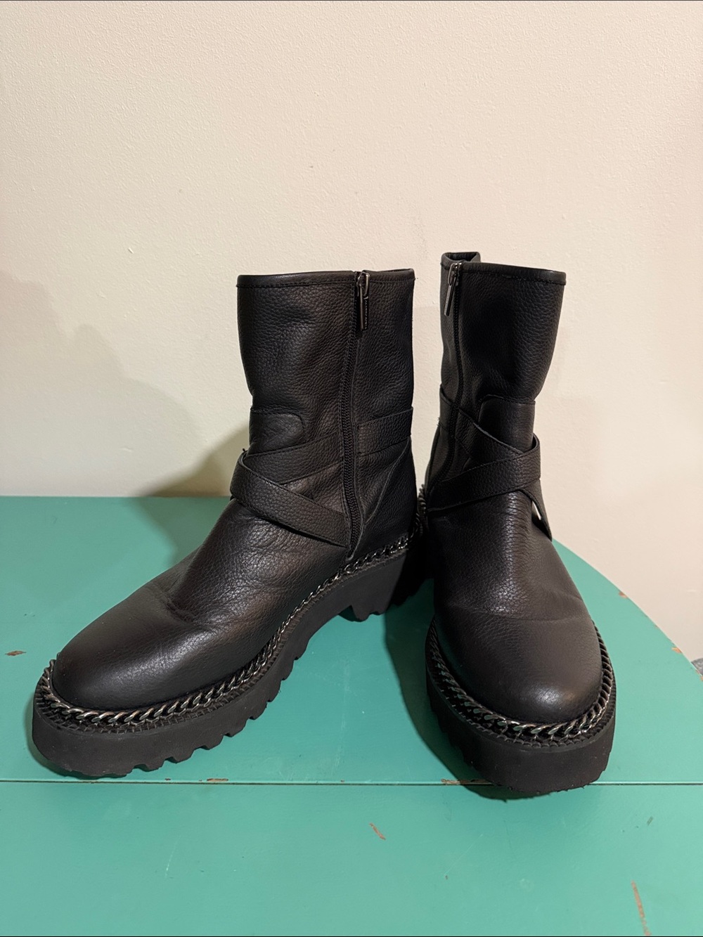 Vince Camuto Women's Messtia Moto Black Leather Boot size 9
